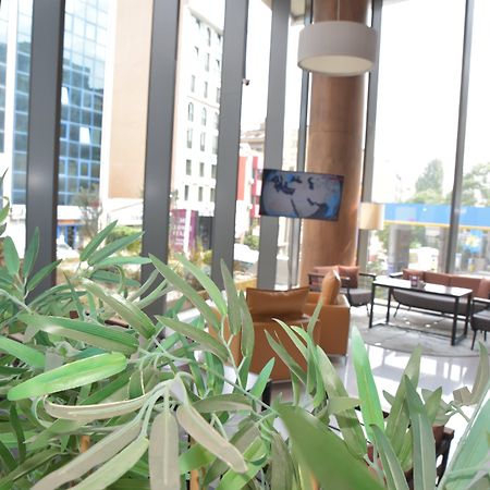 فندق كراون بلازا اسطنبول هاربي المظهر الخارجي الصورة Interior of the hotel